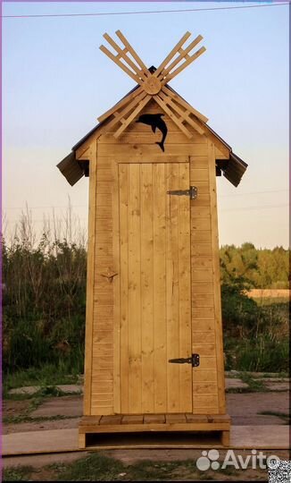 Уличный туалет деревянный