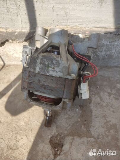 Продам матор и дверь на стиральная машине Lg