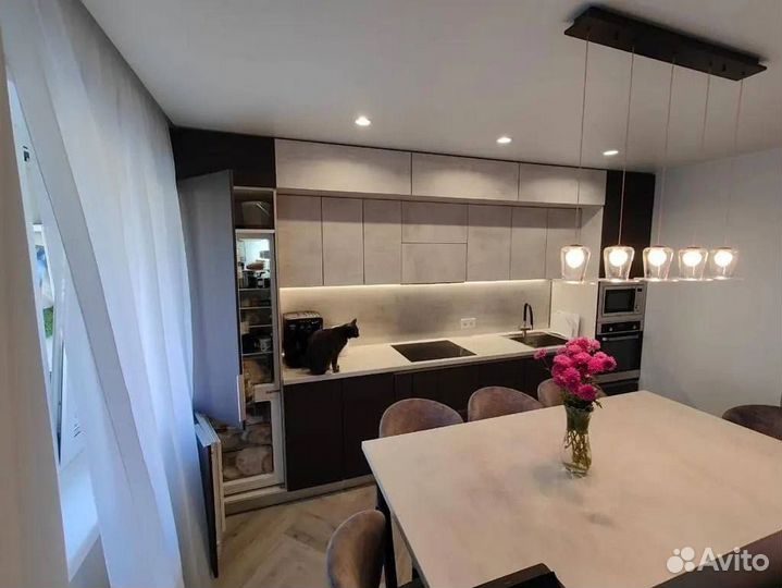 Кухня прямая до потолка в 2 ряда