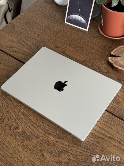 Macbook Pro 14 m1 16 512