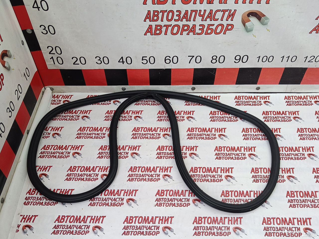 Уплотнитель двери задней правой Voyah Free