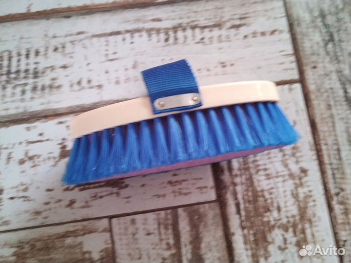 Щётка для лошади