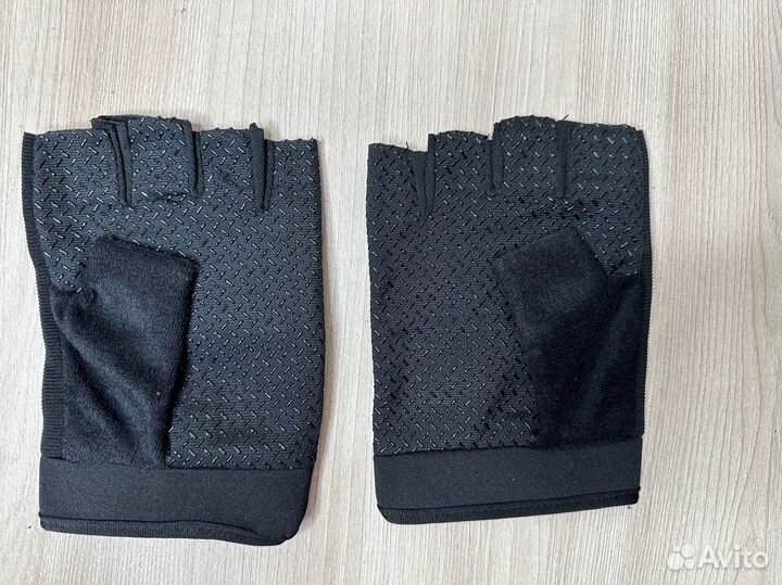 Перчатки без пальцев