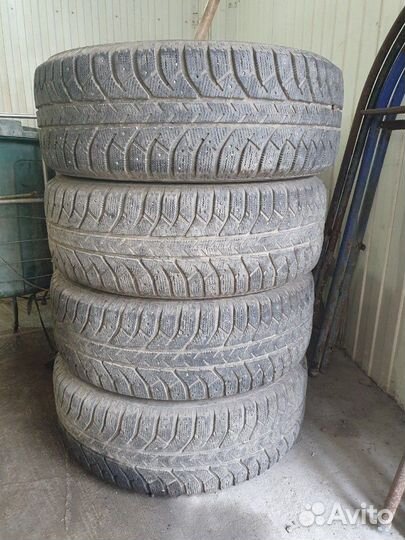 Bridgestone Ice Cruiser 5000 265/65 R17
