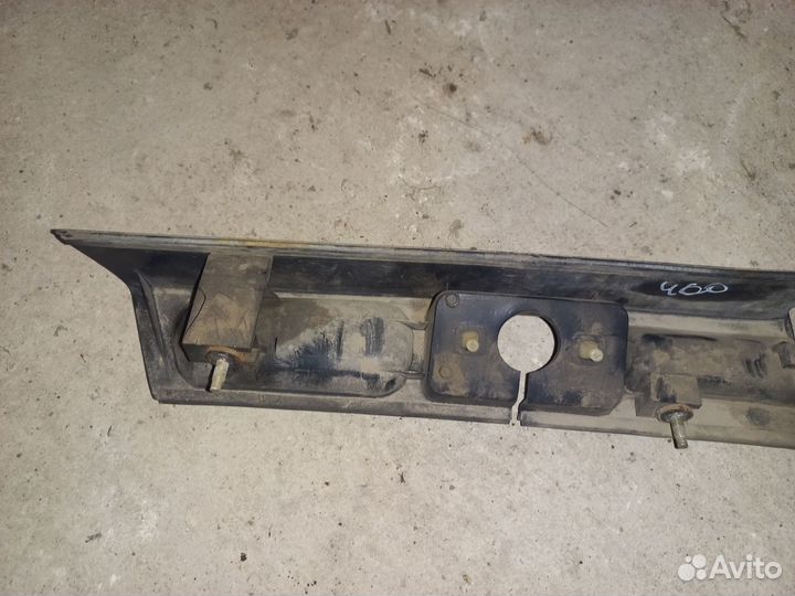 Молдинг крышки багажника Ниссан Примера P11 (седан