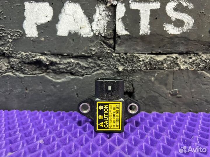 Датчик ускорения Nissan X-Trail NT32-009108 MR20DD