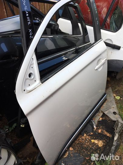 Митсубиси аутлендер 3 передняя левая дверь