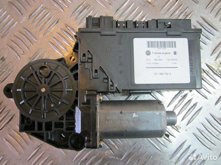 Мотор стеклоподъемника правый Порше Кайен 955