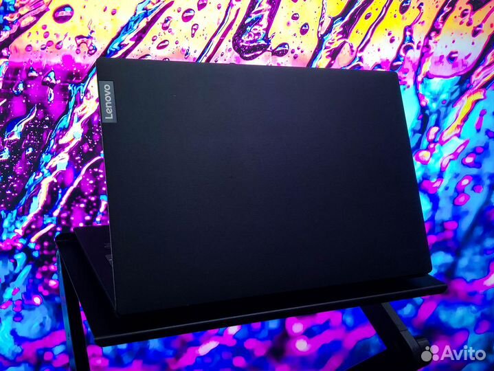 Ноутбук Lenovo Ideapad / Core i3 / SSD