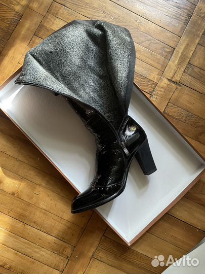 Сапоги женские,натуральная лаковая кожа