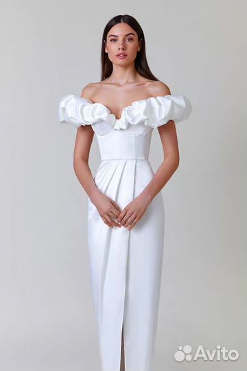 Платье белое S в пол с воланами