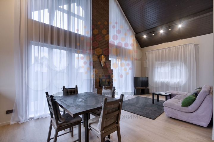 Коттедж 176,5 м² на участке 5 сот.