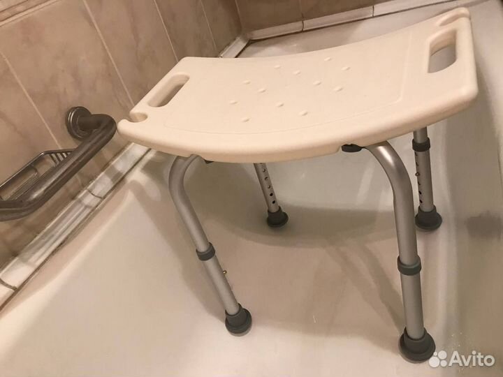 Стул для купания в ванной или душе Titan
