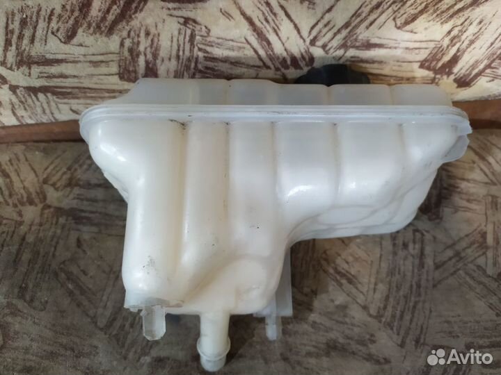 Peugeot 508 бачок расширителя