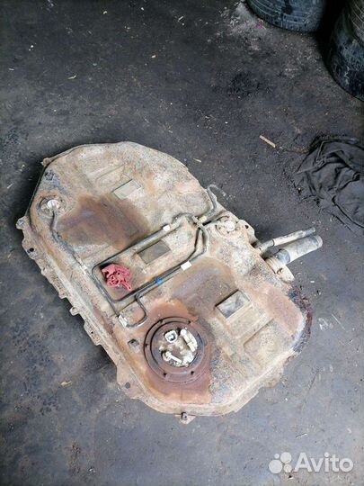 Бак топливный Mitsubishi Lancer 9