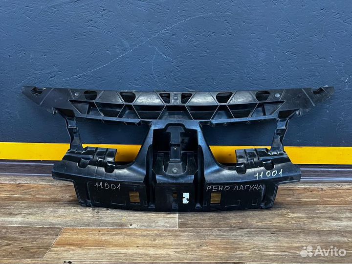 Внутренняя решетка радиатора Renault Laguna