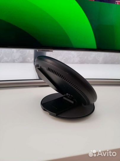 Беспроводная зарядка Samsung Fast Charge