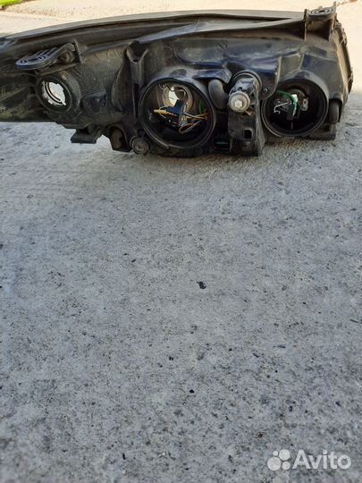 Фары на hyundai elantra 2010г.в