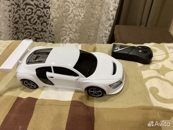 Машинка на пульте управления для ребенка