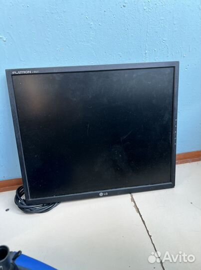 Монитор LG Flatron L1952T