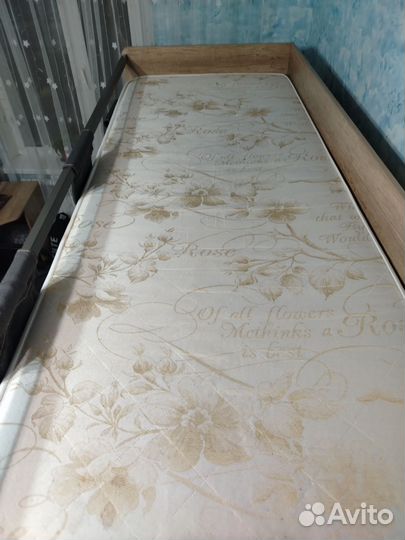 Двухъярусная кровать