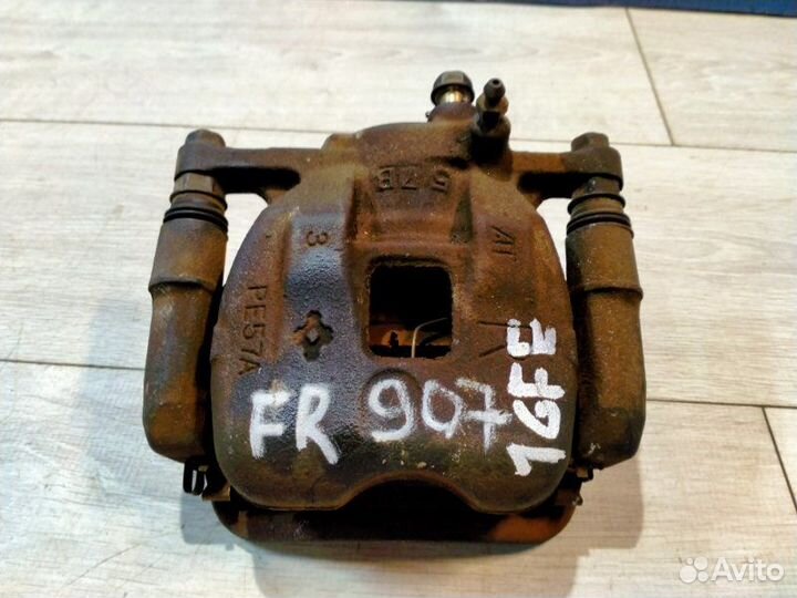 Суппорт передний правый Toyota Mark Ii GX90 1GFE