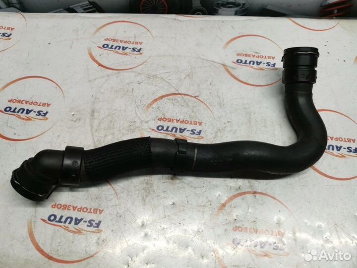 Патрубок радиатора Volvo V60 2.0 дизель D5204T