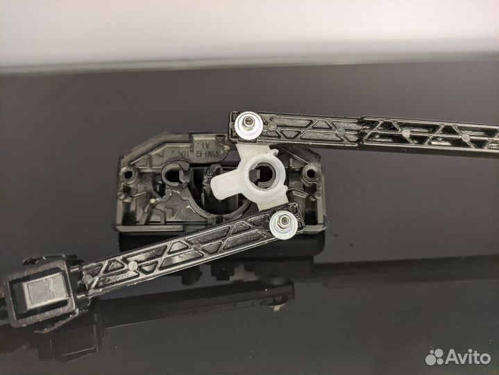 Комплект тяг бардачка Toyota Corolla XI E180