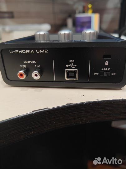 Аудиоинтерфейс с микрофонным предусилителем