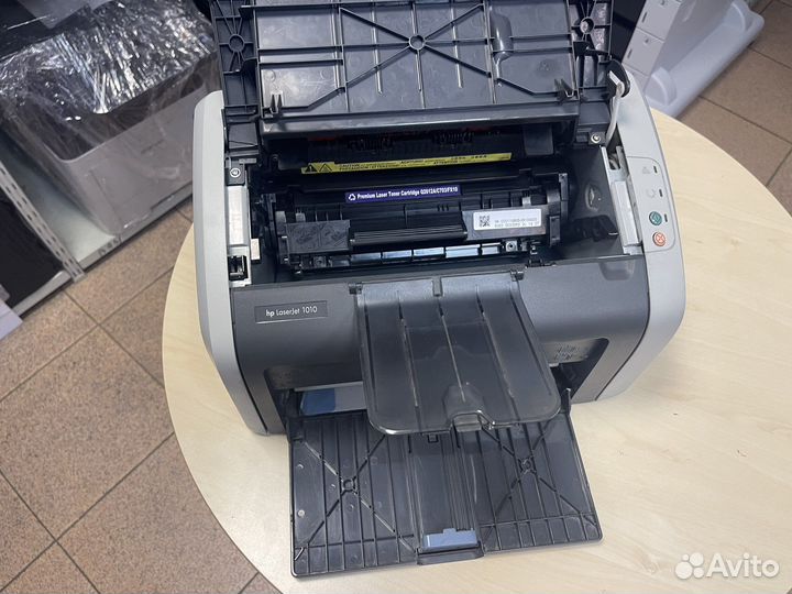 Принтер лазерный hp 1018 бу картридж полный