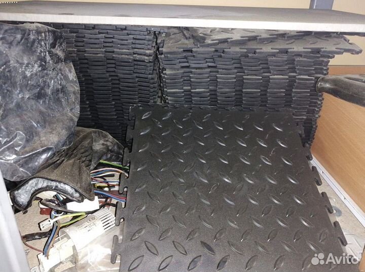 Пвх плитка для гаража