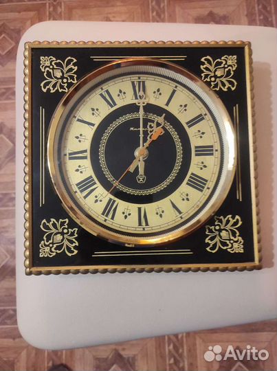 Старинные настенные часы