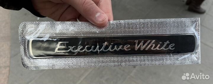 Шильдики Toyota Land Cruiser 200