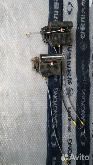 Замок задней левой двери Ssangyong Actyon Sports