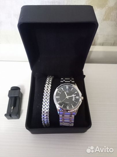 Мужские наручные часы с браслетом новые
