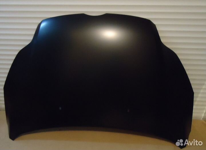 Капот на Ford Focus 3