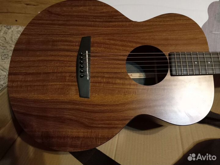 Акустическая гитара