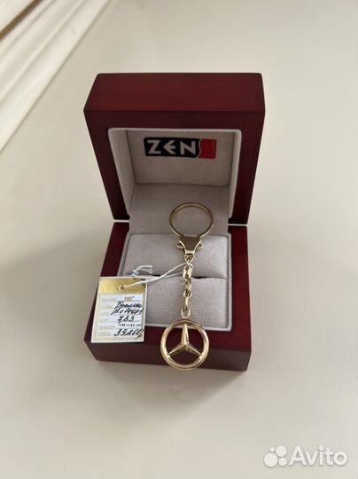 Брелок Mercedes-Benz