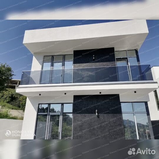 Стеклянное ограждение для балкона