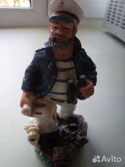 Статуэтка Капитан