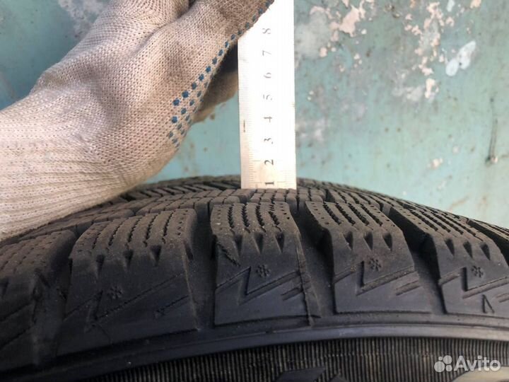 R17 Goform W705 215/55, PCD 5x114.3 DIA 60