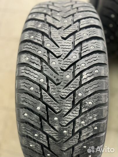 Nokian Tyres Hakkapeliitta 8 SUV 225/65 R17