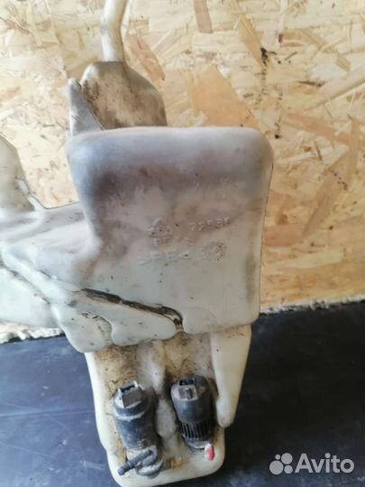 Бачёк омывателя mitsubishi carisma