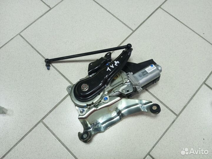 Электропривод двери багажника Toyota LC 200