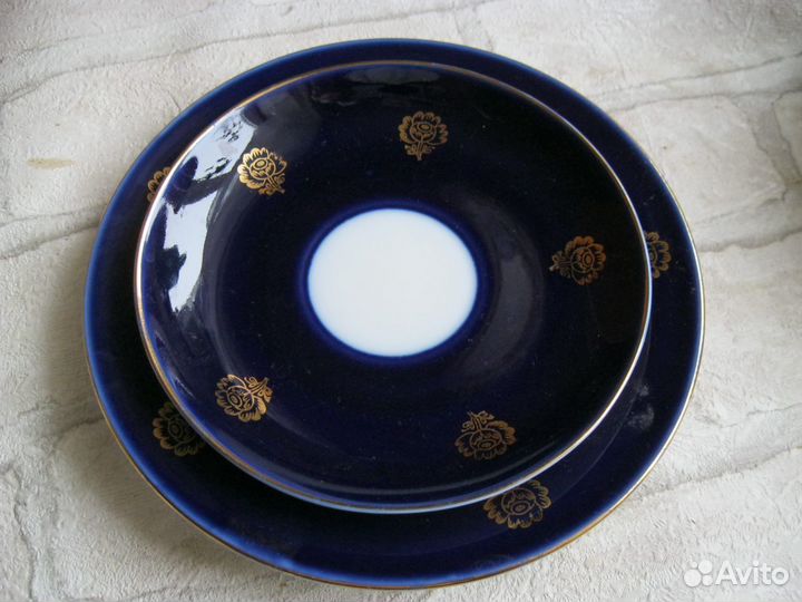 Тарелки фарфоровые разные