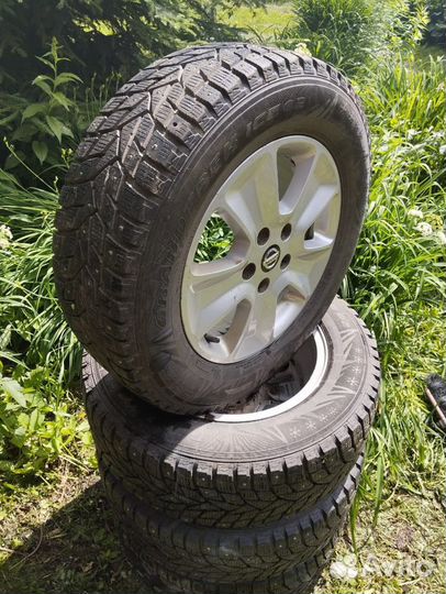 Dunlop Grandtrek Ice 02 215/65 R16