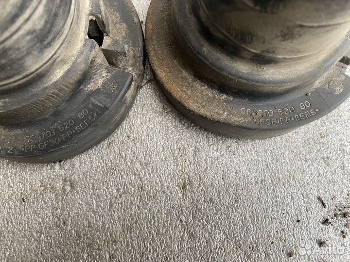 Тарелка пружины Citroen C4 Picasso