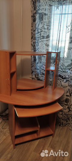 Стол угловой,компьютерный