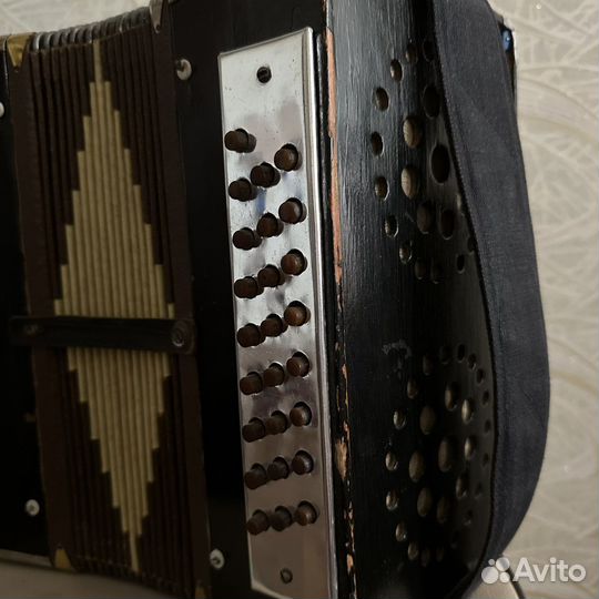 Гармонь цельнопланочная