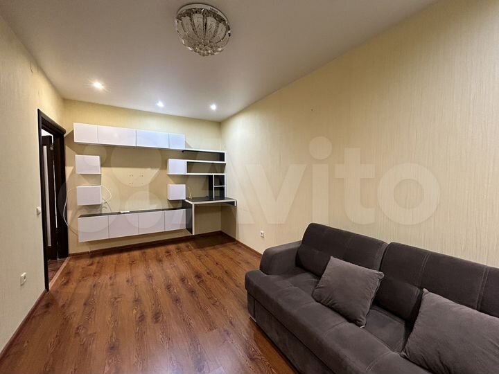 2-к. квартира, 60 м², 2/15 эт.